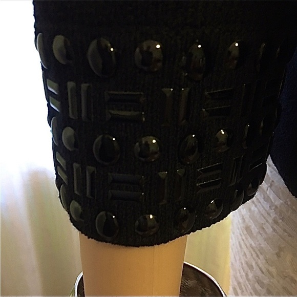 ST. JOHN BLACK SWEATER SIZE 10 LIKE NEW CONDITION - Picture 5 of 9